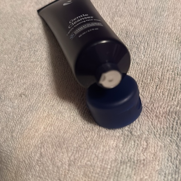 Curology Gentle Cleanser | NEW | 80 mL | 2.7 oz New factory sealed - Picture 3 of 4